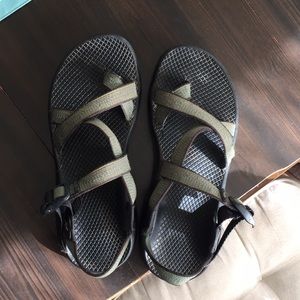 Women’s chacos size 9 fits size 8/8.5